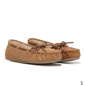 Minnetonka Moccasins Britt Trapper Slider hard sole, mint condition size 11